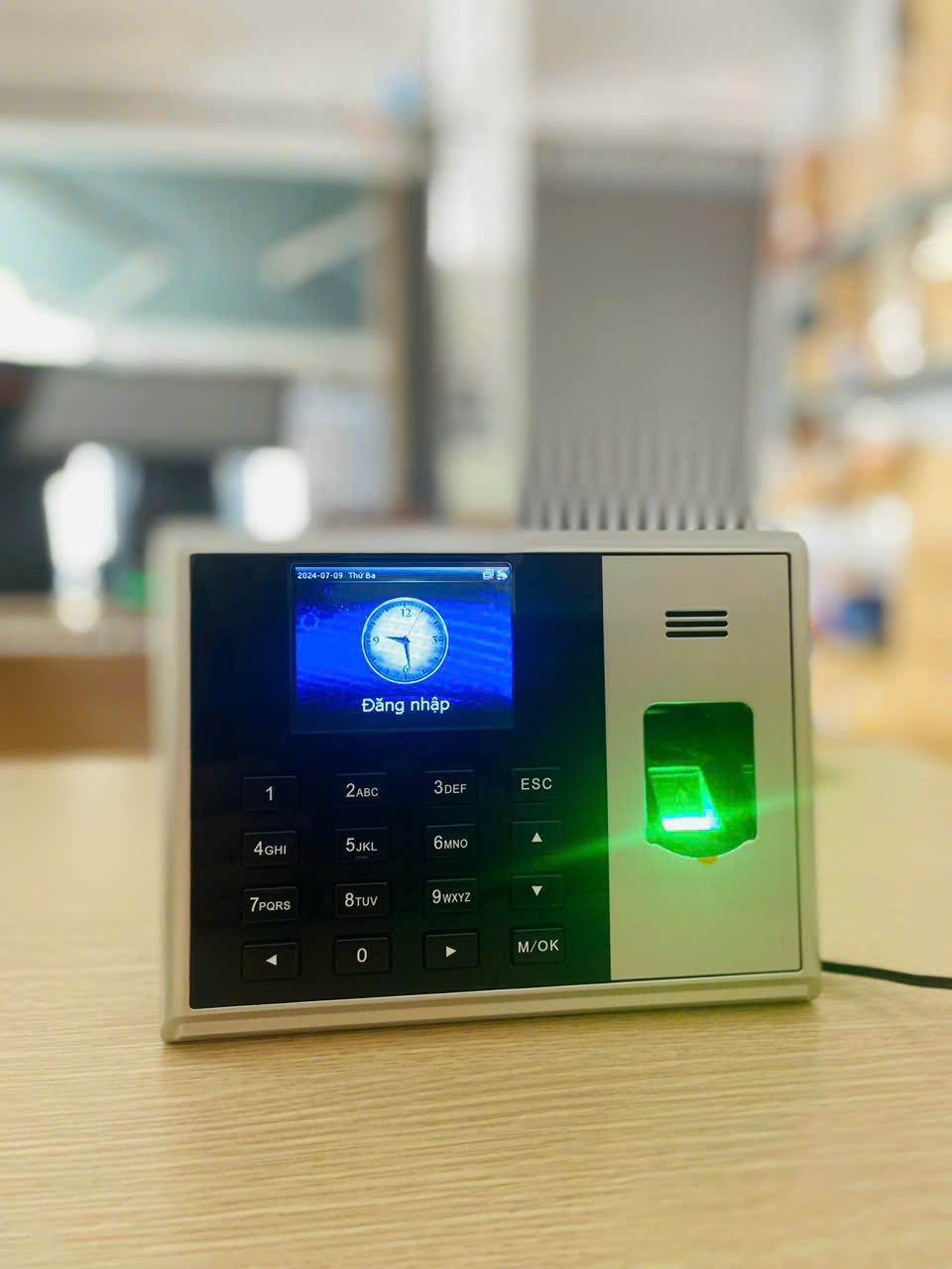 Máy chấm công kết nối Wi‑Fi
