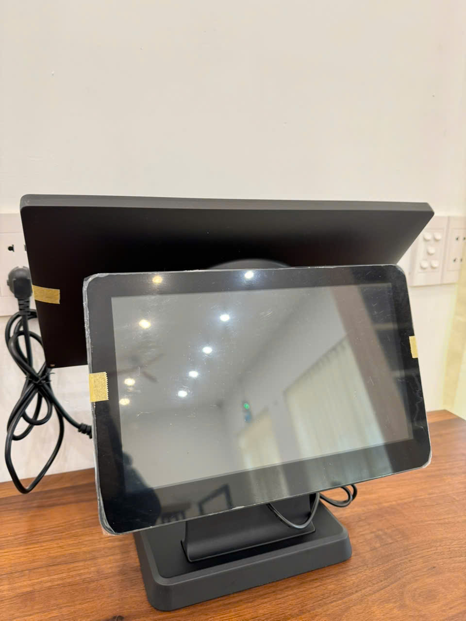 MÁY POS WINDOWS i5 – 2 MÀN HÌNH( 15.6 INCH + 11.6 INCH)